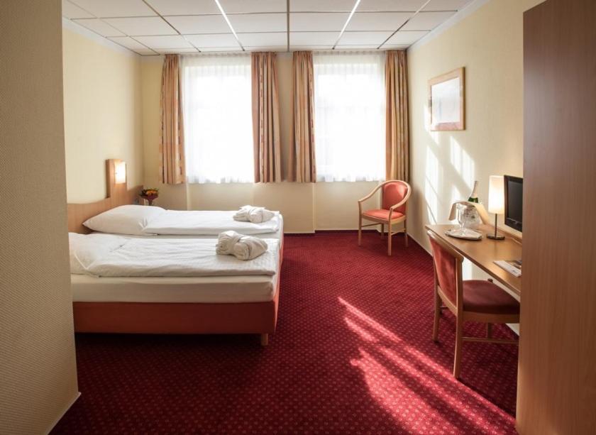 Johanniterhotel Nieder Weisel Eksteriør bilde